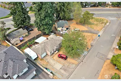 1409 Monroe Avenue NE, Renton, WA 98056 - Photo 10