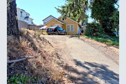 1409 Monroe Avenue NE, Renton, WA 98056 - Photo 8