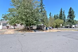 1409 Monroe Ave NE, Renton, WA 98056 - Photo 4