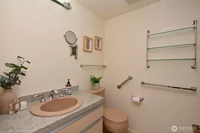 1301 Spring Street #6D, Seattle, WA 98104 - Photo 20