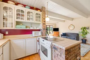 187 Duce Ln, Port Angeles, WA 98362 - Photo 8