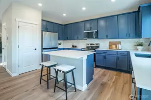 13705 185th St Ct E, Puyallup, WA 98374 - Photo 4