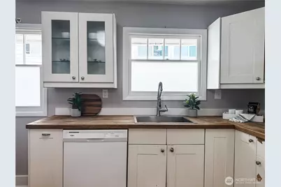 10728 Stone Avenue N, Seattle, WA 98133 - Photo 14