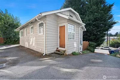 10728 Stone Avenue N, Seattle, WA 98133 - Photo 24