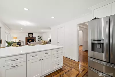 929 187th Place SW, Lynnwood, WA 98036 - Photo 10