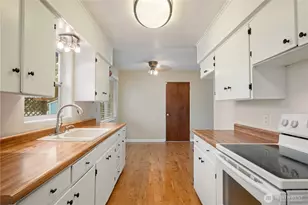 1123 Forest Glen Rd, Oak Harbor, WA 98277 - Photo 12