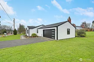 1738 Washington St, Port Townsend, WA 98368 - Photo 32