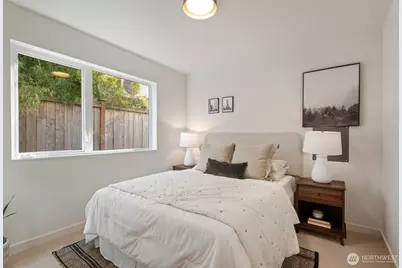 2769 59th Avenue SW #B, Seattle, WA 98116 - Photo 10