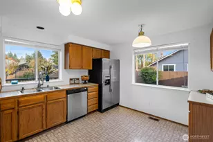 15009 Westmore Dr E, Puyallup, WA 98374 - Photo 14