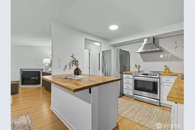 8937 Ravenna Avenue NE, Seattle, WA 98115 - Photo 12