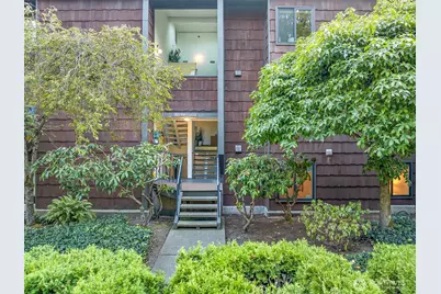 8937 Ravenna Avenue NE, Seattle, WA 98115 - Photo 2