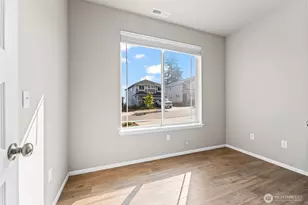 957 Timberline Ave, Bremerton, WA 98312 - Photo 4