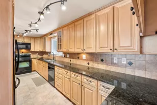 11849 SE 323rd Pl, Auburn, WA 98092 - Photo 8