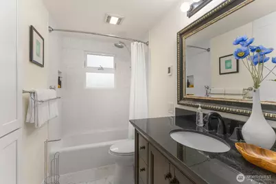 8254 Bagley Avenue N, Seattle, WA 98103 - Photo 12