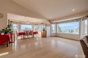 326 23rd St NE, East Wenatchee, WA 98802 - Photo 14