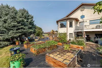 326 23rd Street NE, East Wenatchee, WA 98802 - Photo 4