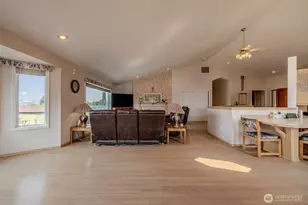 326 23rd St NE, East Wenatchee, WA 98802 - Photo 16