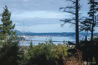 8661 Southridge Place, Anacortes, WA 98221 - Photo 36