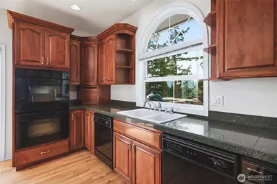 8661 Southridge Place, Anacortes, WA 98221 - Photo 10