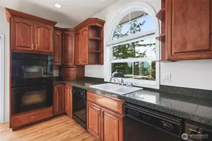 8661 Southridge Pl, Anacortes, WA 98221 - Photo 10