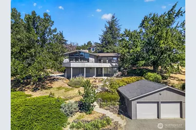 1001 Westmorland Drive, Wenatchee, WA 98801 - Photo 1
