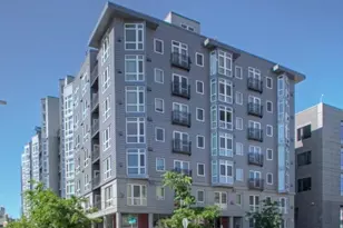 699 John St, Seattle, WA 98109 - Photo 32