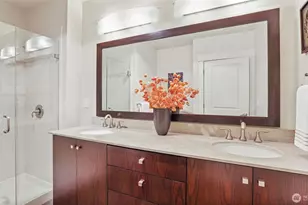 699 John St, Seattle, WA 98109 - Photo 18