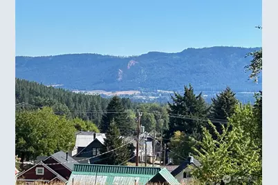 203 E Nevada Avenue, Roslyn, WA 98941 - Photo 1