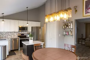 1723 SW 324th St, Federal Way, WA 98023 - Photo 8