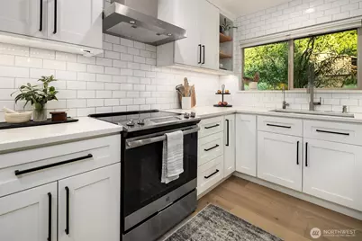 15925 70th Avenue NE, Kenmore, WA 98028 - Photo 10