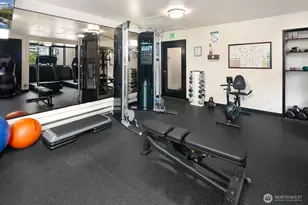 2100 3rd Ave, Seattle, WA 98121 - Photo 32