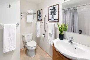 2100 3rd Ave, Seattle, WA 98121 - Photo 22