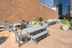 2100 3rd Ave, Seattle, WA 98121 - Photo 30