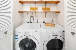 2100 3rd Ave, Seattle, WA 98121 - Photo 26