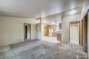 733 8th St NE, Auburn, WA 98002 - Photo 4