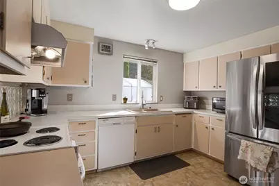 11607 212th Avenue E, Sumner, WA 98391 - Photo 12