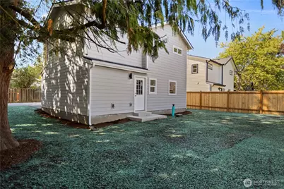 9735 Evanston Avenue N, Seattle, WA 98103 - Photo 18