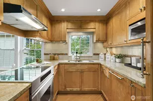 2720 SE 118th Ave, Bellevue, WA 98005 - Photo 4