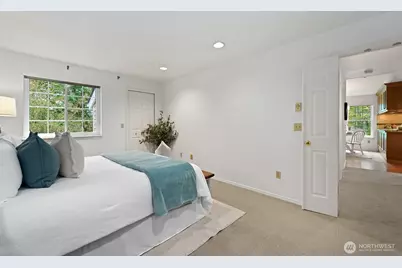 2720 SE 118th Avenue #302, Bellevue, WA 98005 - Photo 16
