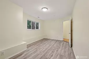 5502 240th St SW, Mountlake Terrace, WA 98043 - Photo 4