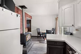 1206 W 4th St, South Bend, WA 98586 - Photo 10