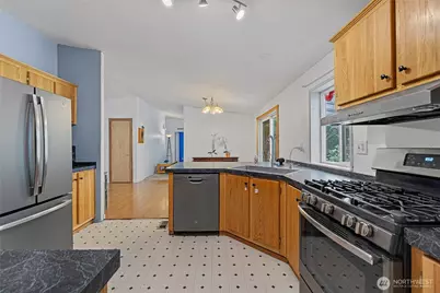 159 E Crescent Harbor Road, Oak Harbor, WA 98277 - Photo 12