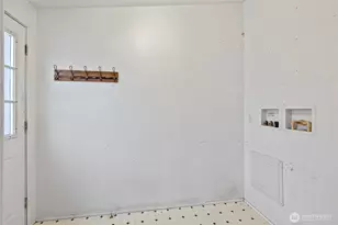 159 E Crescent Harbor Rd, Oak Harbor, WA 98277 - Photo 14