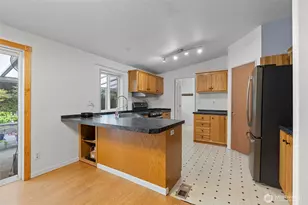 159 E Crescent Harbor Rd, Oak Harbor, WA 98277 - Photo 10