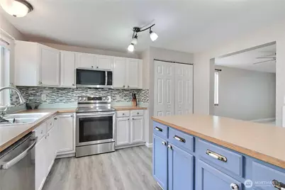8905 Coos Drive SE, Olympia, WA 98513 - Photo 4