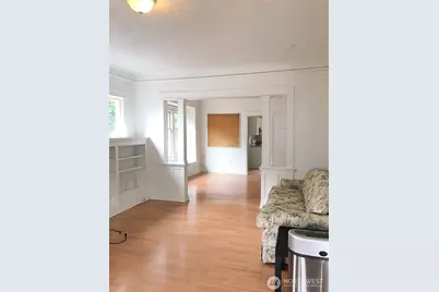 5011 8th Avenue NE, Seattle, WA 98105 - Photo 2