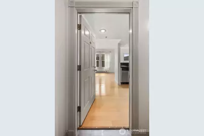505 E Denny Way #A506, Seattle, WA 98122 - Photo 8