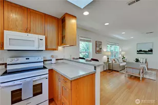 7761 Beacon Pl NE, Bremerton, WA 98311 - Photo 10