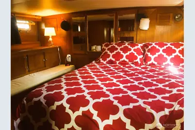 2040 Westlake Avenue N #10, Seattle, WA 98109 - Photo 12