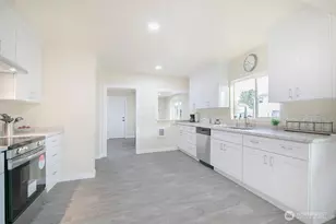 1214 S 5th Ave, Kelso, WA 98626 - Photo 8